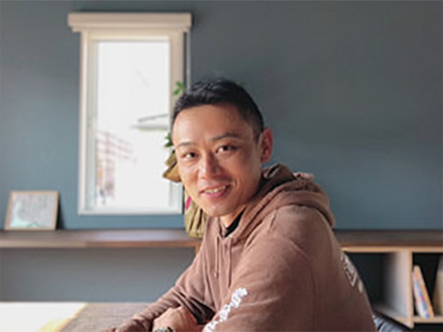 代表取締役　髙峯 靖